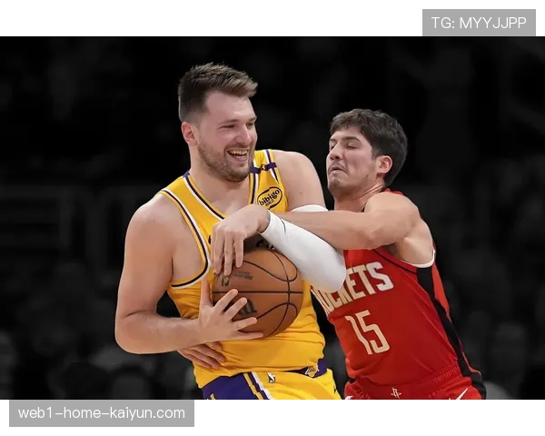 凯尔特人111比89轻取湖人 客场作战展现整体实力优势 凯尔特人111比89轻取湖人 客场作战展现整体实力优势