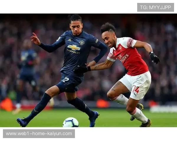 罗马后防斯莫林经验丰富 英格兰中卫统领防守体系